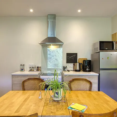 2 Bedroom Lovely In *
