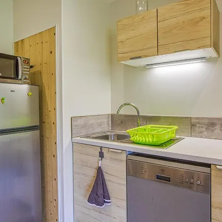 Apartment 2 Bedroom Lovely In